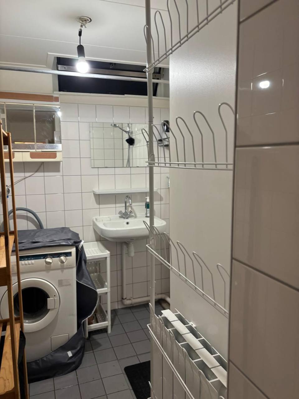 Entire In A Shared In Noord Close To The Center Station Appartement