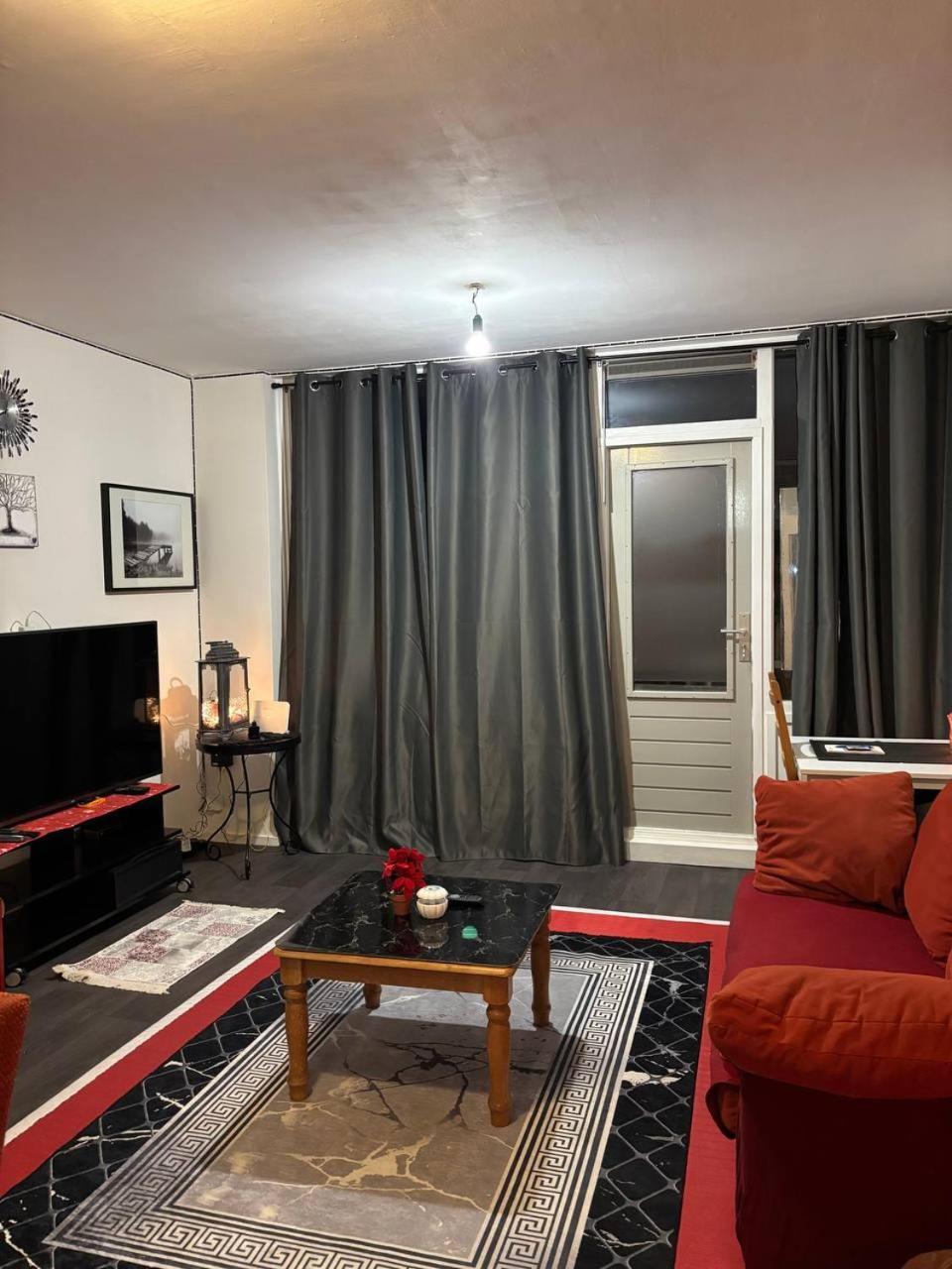 Appartement Entire In A Shared In Noord Close To The Center Station *