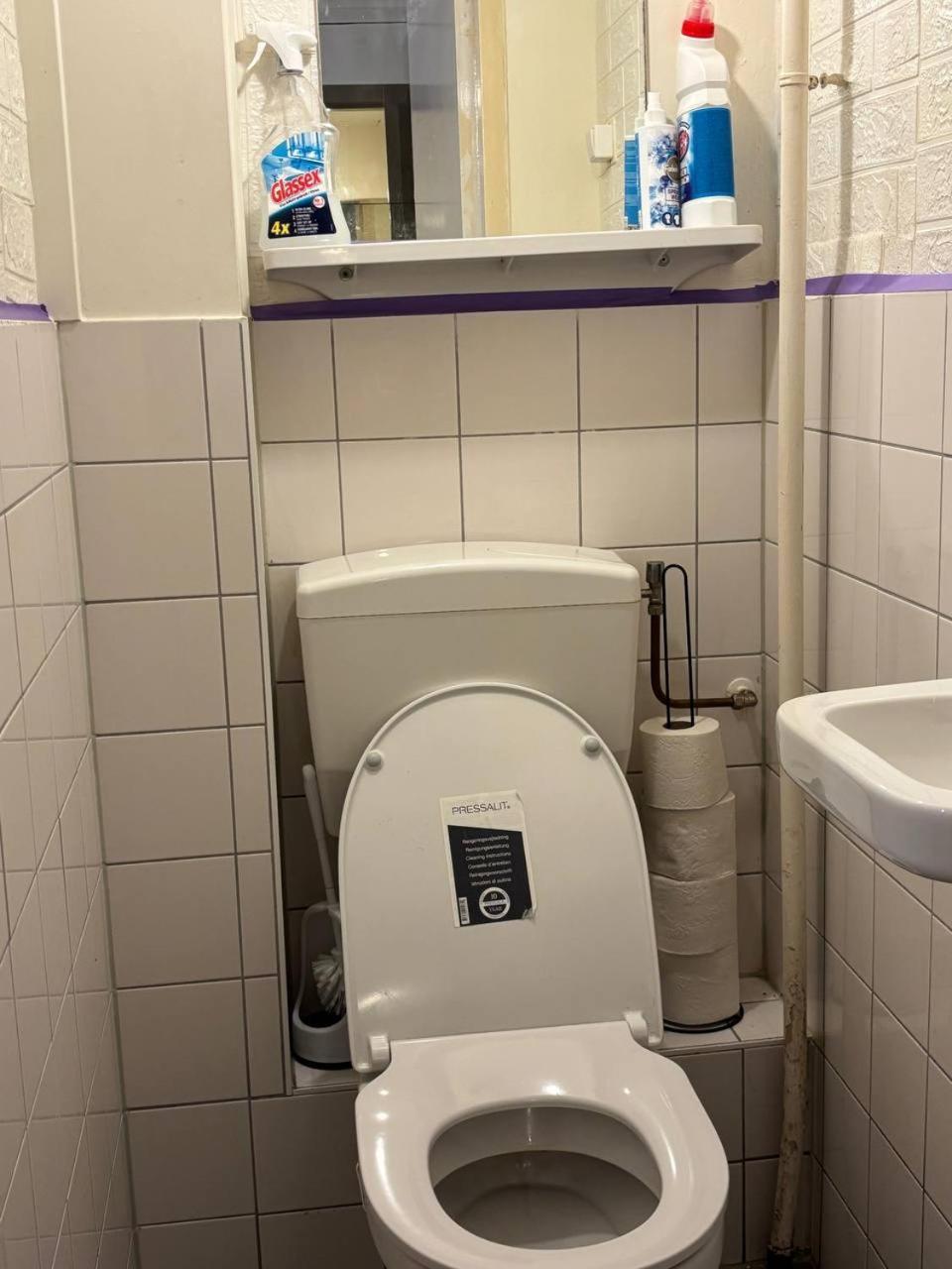 Entire In A Shared In Noord Close To The Center Station Amsterdam
