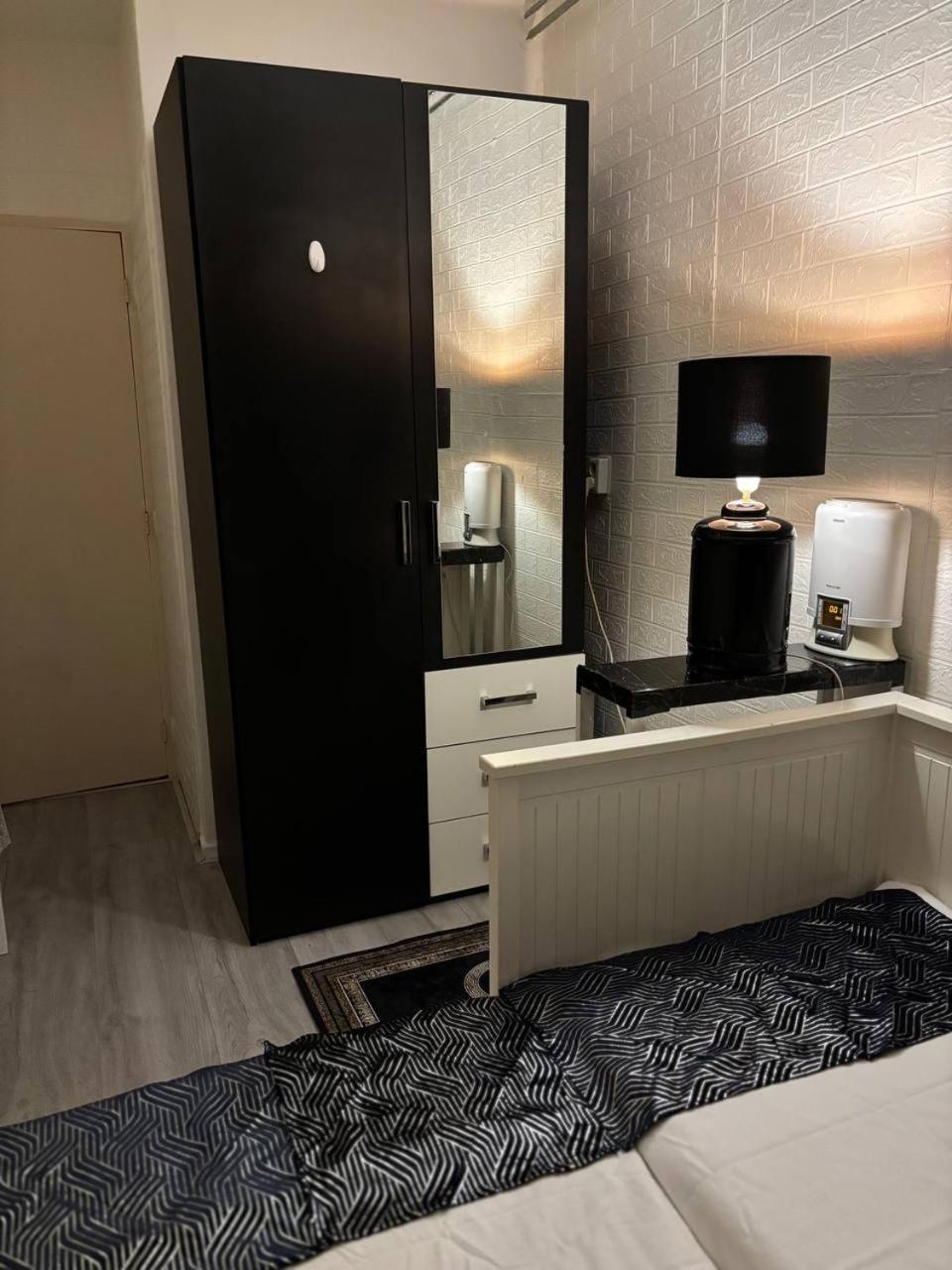 Apartment Entire In A Shared In Noord Close To The Center Station
